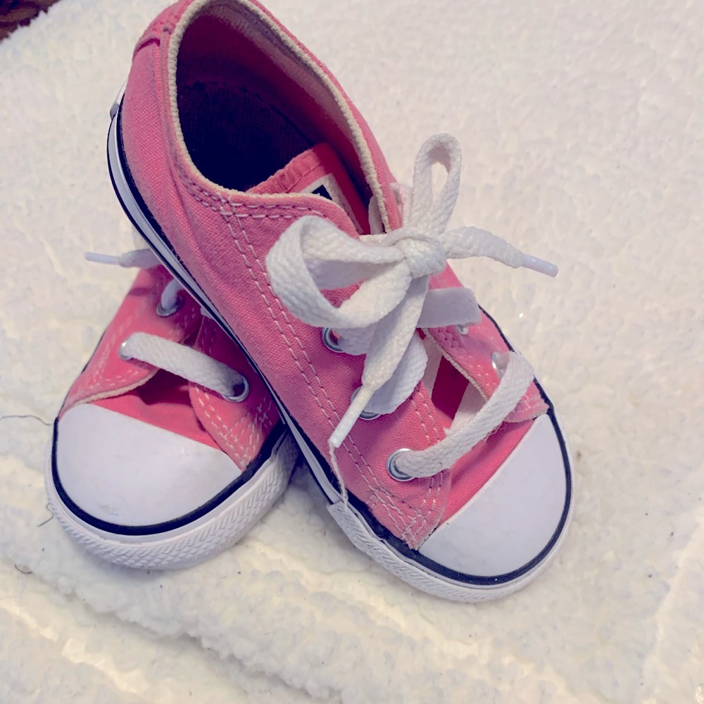 Toddler pink Converse sneakers great condition size 4
